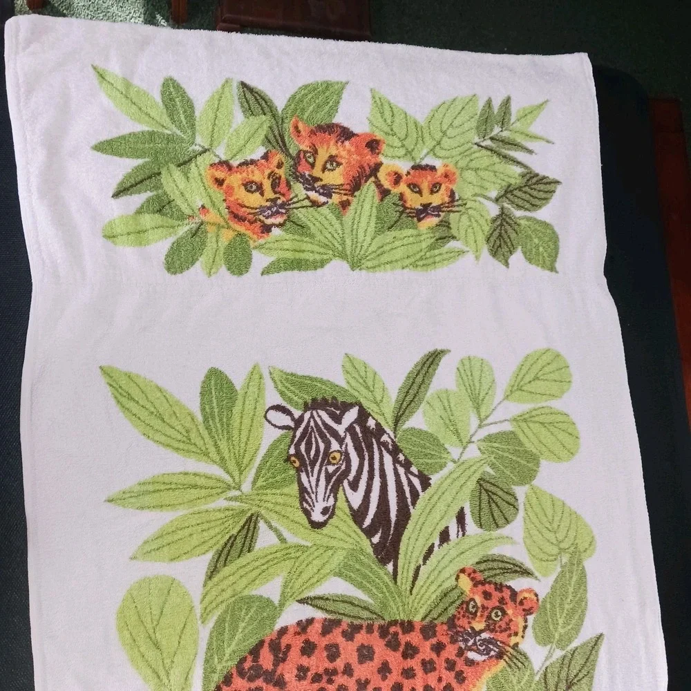 Vintage 1970'S White Beach Towel Cartoon Lion Cheetah Zebra cubs w pocket 50x26